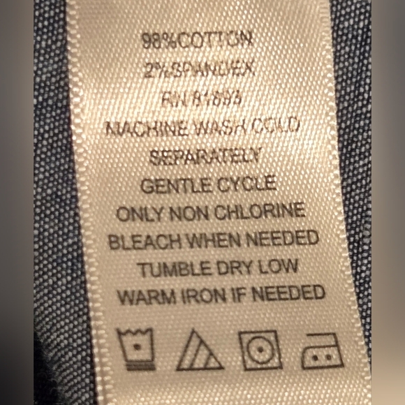 NWOT D&CO Patterned Button-Up Jean Shirt - Picture 8 of 8
